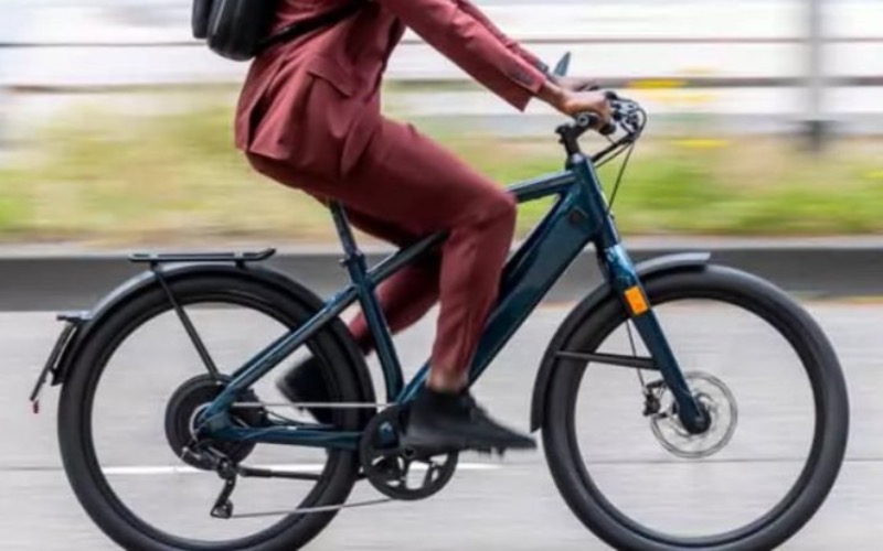<p>Pak jij vaak de auto terwijl je eigenlijk meer wil fietsen? Probeer dan eens&nbsp;een e-bike of speedpedelec. Dat kan 2 weken lang en is helemaal gratis.&nbsp;Reserveer&nbsp;je e-bike of speedpedelec online en haal hem op bij een ons in Didam.</p>

