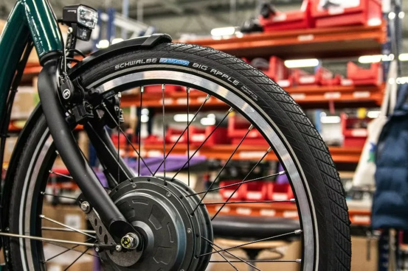 De eigen motoraandrijving, die al jaren beschikbaar is, biedt ook een achteruitversnelling.